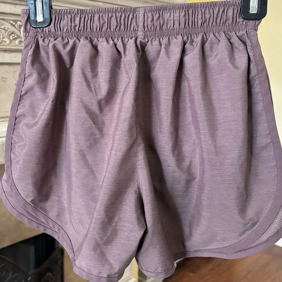 Nike Dri-Fit Shorts Size Juniors Small - Picture 2 of 4